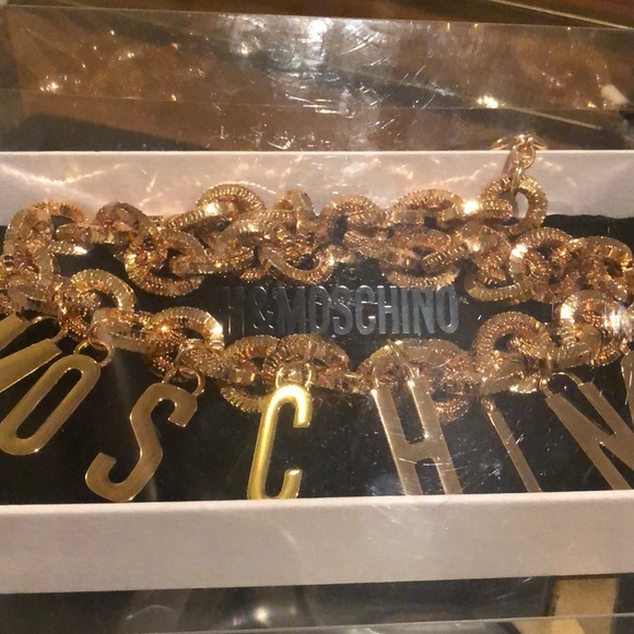 Gold link HM x Moschino belt - Picture 2 of 4